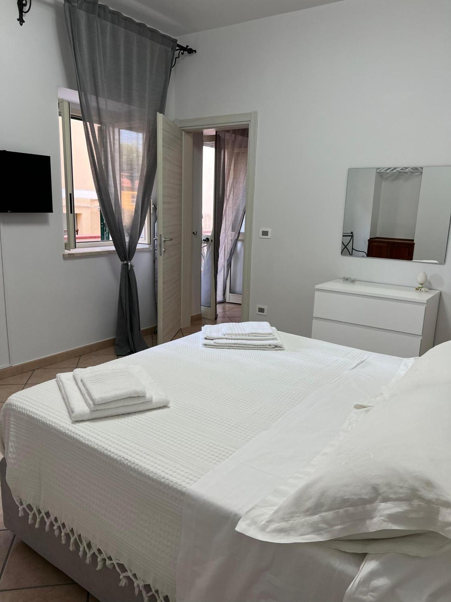 Antonino Apartment Taormina Bagian luar foto