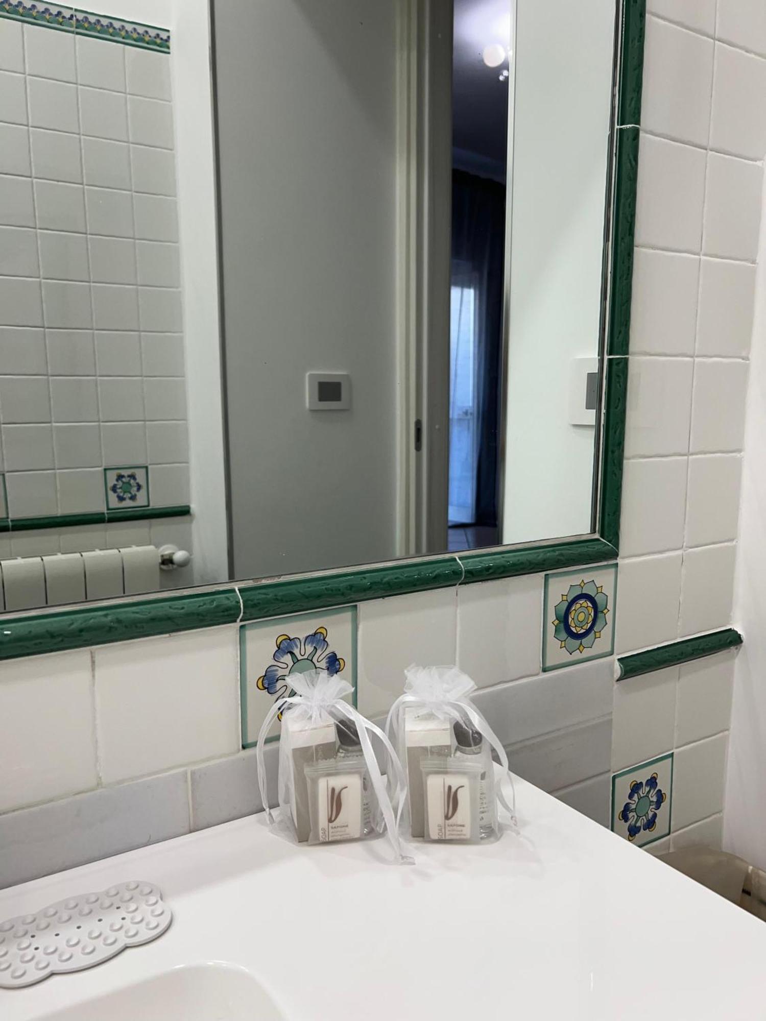 Antonino Apartment Taormina Bagian luar foto